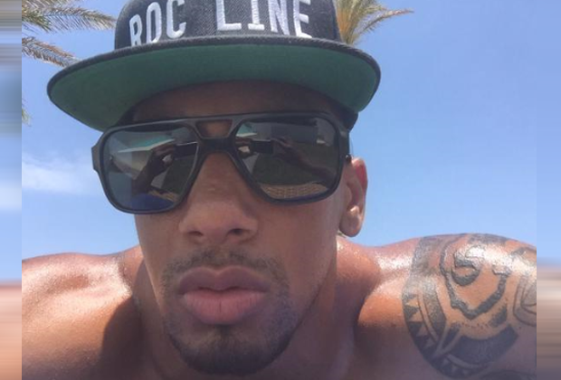 
                <strong>Jerome Boateng</strong><br>
                Ganz so viel von seiner Umgebung gibt Jerome Boateng in seinem neusten Urlaubs-Tweet nicht preis. Er scheint sich aber sichtlich zu erholen und befindet sich laut eigenen Angaben im "ChillMode". 
              