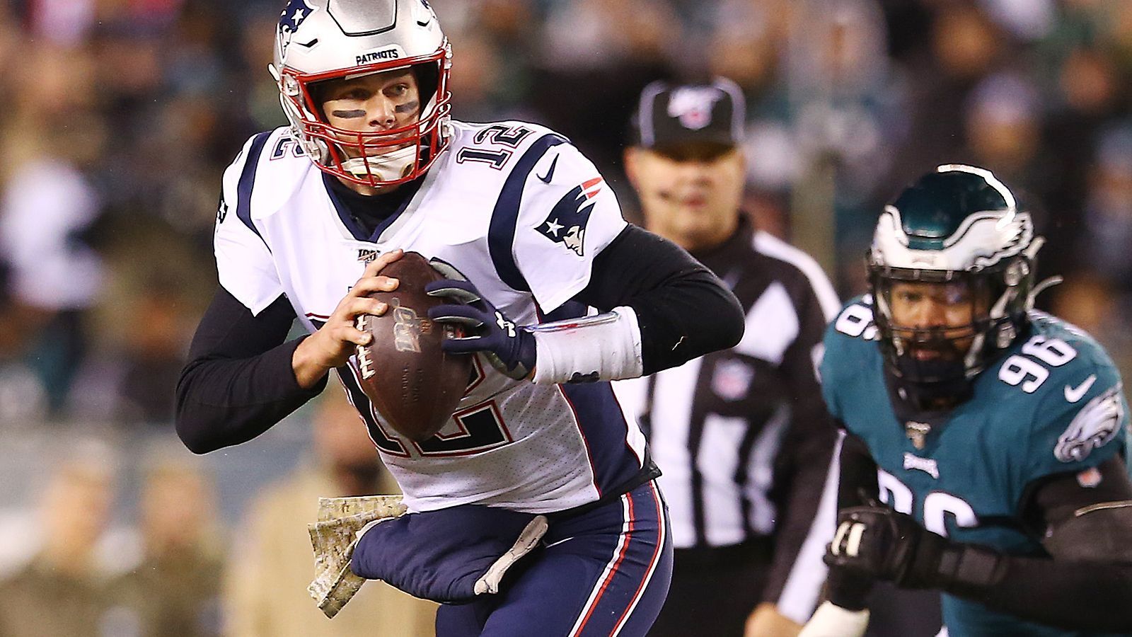 
                <strong>Philadelphia Eagles</strong><br>
                Tom Brady vs. Philadelphia Eagles: 7 Siege, 2 Niederlagen
              