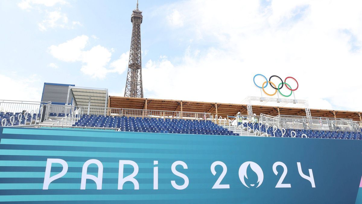 Jeux Olympiques Paris 2024 PHOTOPQR LE PARISIEN Olivier Lejeune ; PARIS ; 10 07 2024 ; Jeux Olympiques de Paris 2024, le Stade Tour Eiffel entre dans ses derniers préparatifs pour accueillir les ép...