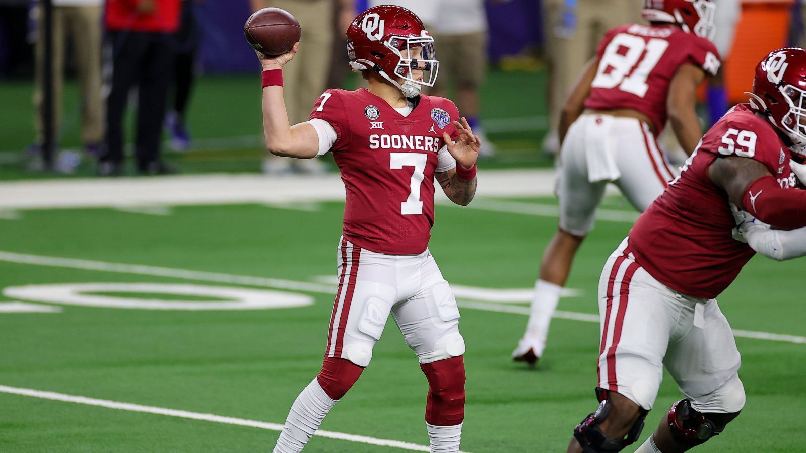 
                <strong>Platz 1: Spencer Rattler</strong><br>
                &#x2022; College: Oklahoma -<br>&#x2022; Position: Quarterback -<br>&#x2022; Quote auf den Gewinn der Heisman Trophy: 5,5 <br>
              