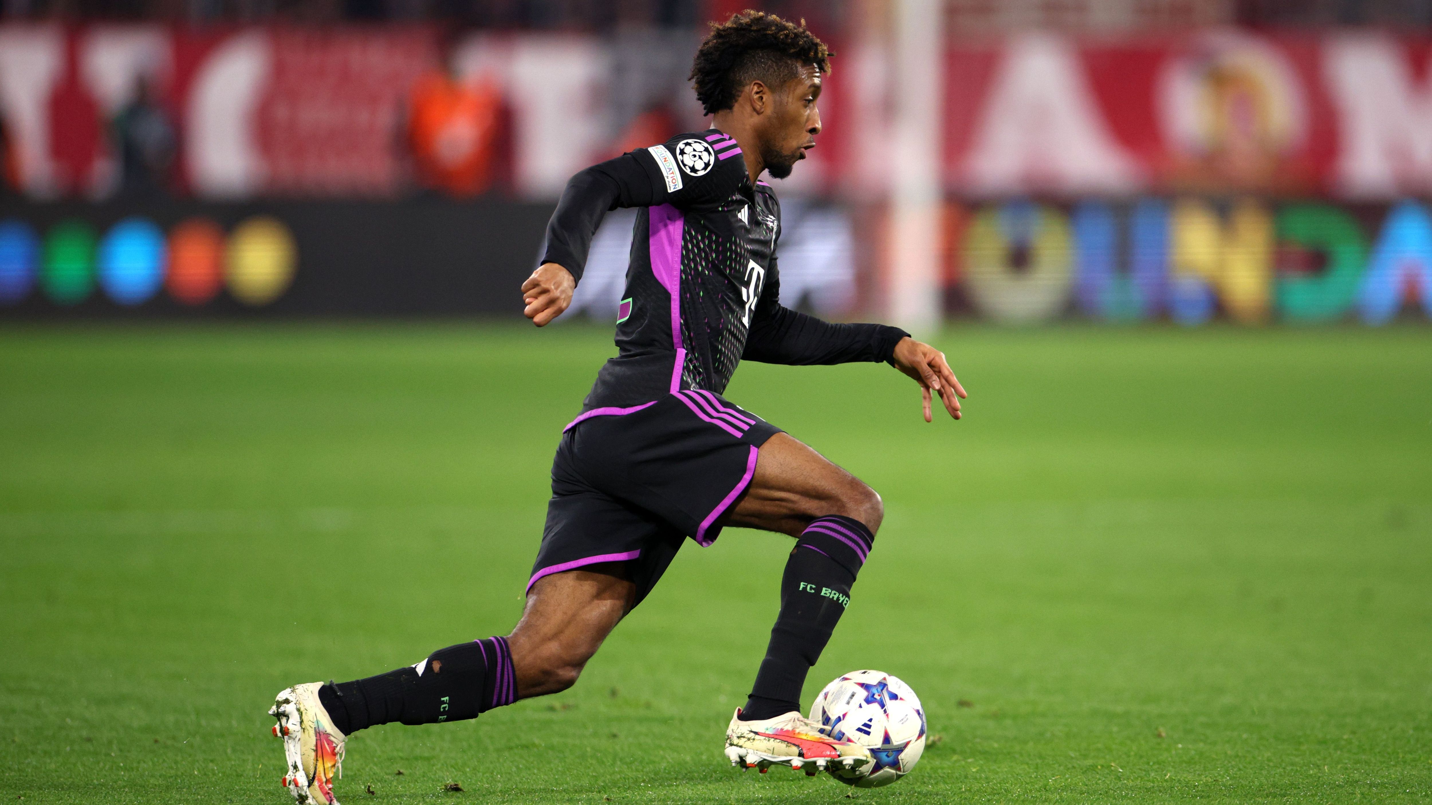 <strong>Spielweise: Mehr Konter ("WhoScored", Bundesliga)</strong><br>In der gesamten vergangenen Saison erzielten die Bayern in der Bundesliga nur <strong>vier Kontertore</strong>. Nach zwölf Spieltagen sind es insgesamt <strong>sechs</strong>. Defensive stabiler, vorne situativ mehr Räume – Bayern eine Kontermannschaft? Der Mix macht es. Mit 109 hohen Ballgewinnen kommt der FCB immer noch auf den zweithöchsten Wert hinter Leverkusen (114).