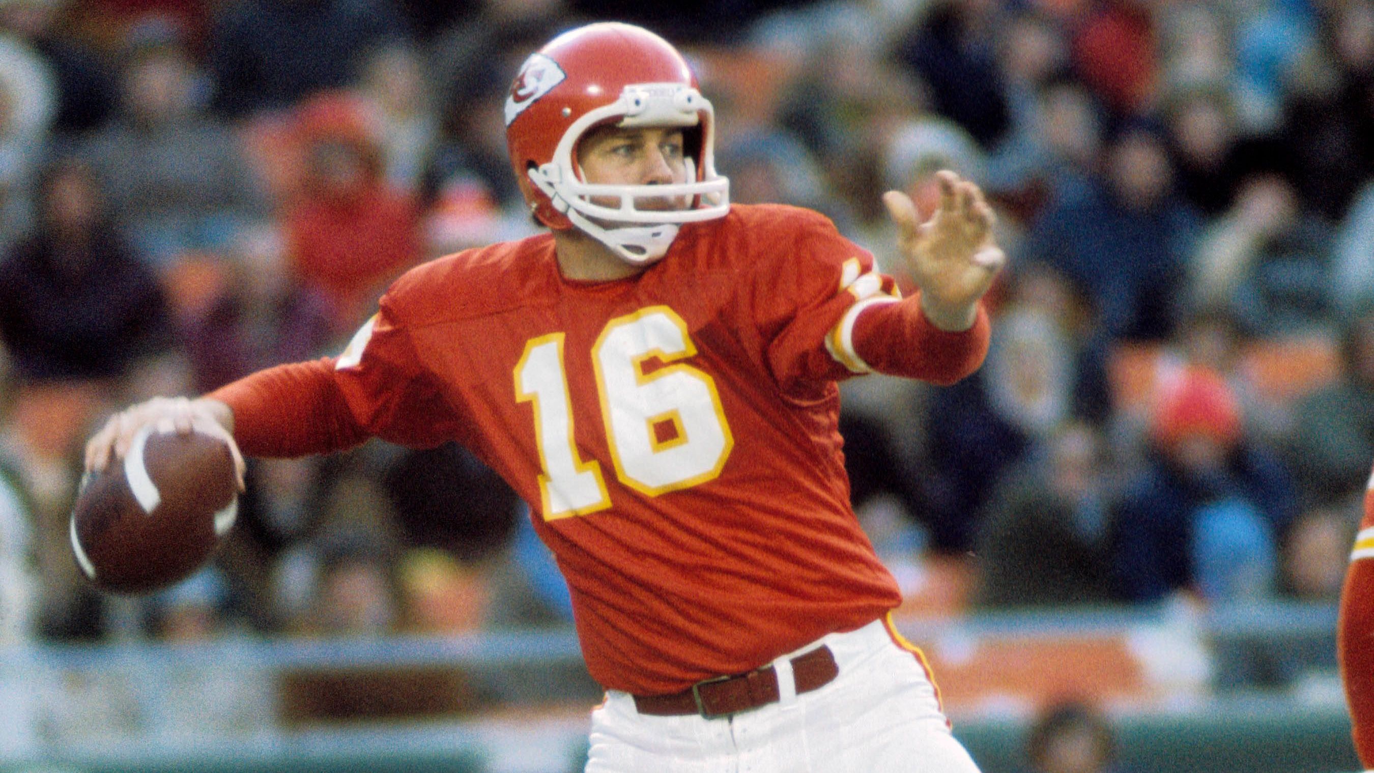 <strong>Kansas City Chiefs - Len Dawson</strong><br>Passing-Yards: 28.507<br>Passing-Touchdowns: 237<br>Jahre im Team: 14<br>Absolvierte Spiele: 183