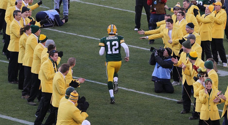 
                <strong>2011: Aaron Rodgers (Green Bay Packers)</strong><br>
                2011: Aaron Rodgers (Green Bay Packers)
              