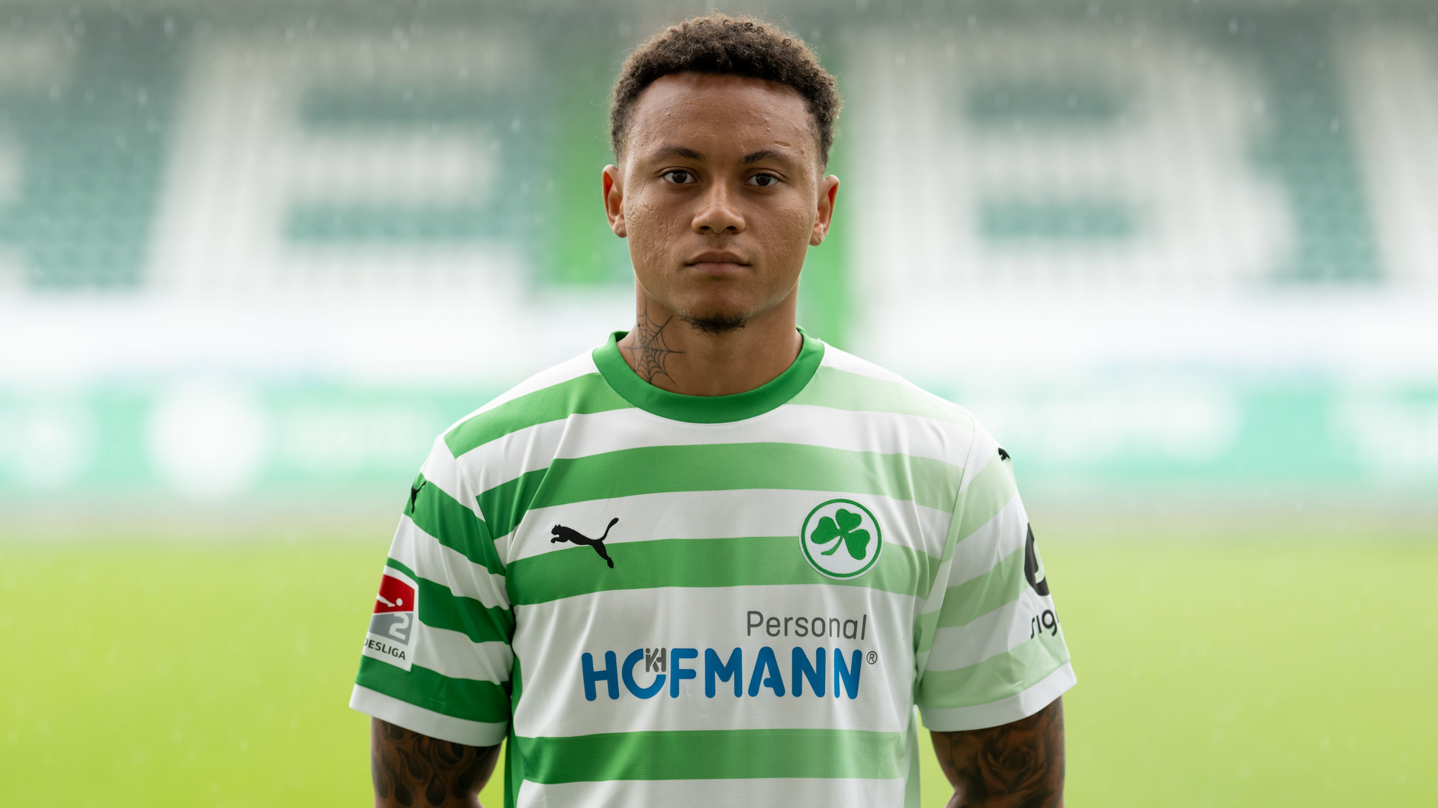 <strong>SpVgg Greuther Fürth</strong><br>Spieler: Roberto Massimo<br>Position: Rechtes Mittelfeld<br>Marktwert: 800.000 Euro<br>Player To Watch: Schneller, hungriger Neuzugang vom VfB Stuttgart, der eine elementare Lücke im Fürther Kader schließt.