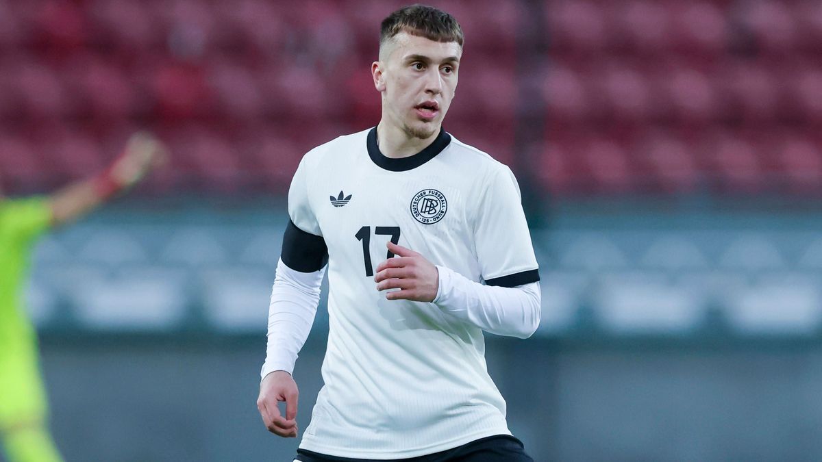 Brajan Gruda (Germany) schaut, International Friendly, Länderspiel, Nationalmannschaft U21, U 21 Slovakia and U21 Germany, Å tadion Antona MalatinskÃ ho am 21. March 2025 in Trnava, Slowakei. (Foto...