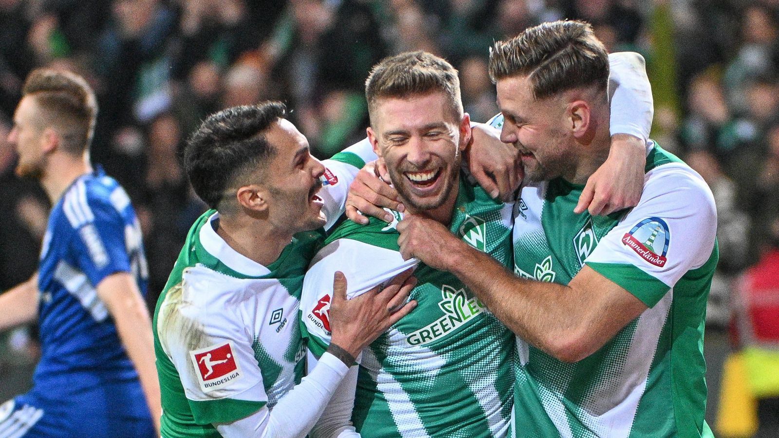 
                <strong>Platz 17: SV Werder Bremen </strong><br>
                Gesamt: 36,8 Millionen Euro&#x2022; national: 33,8 Millionen Euro<br>&#x2022; international: 3,0 Millionen Euro<br>
              