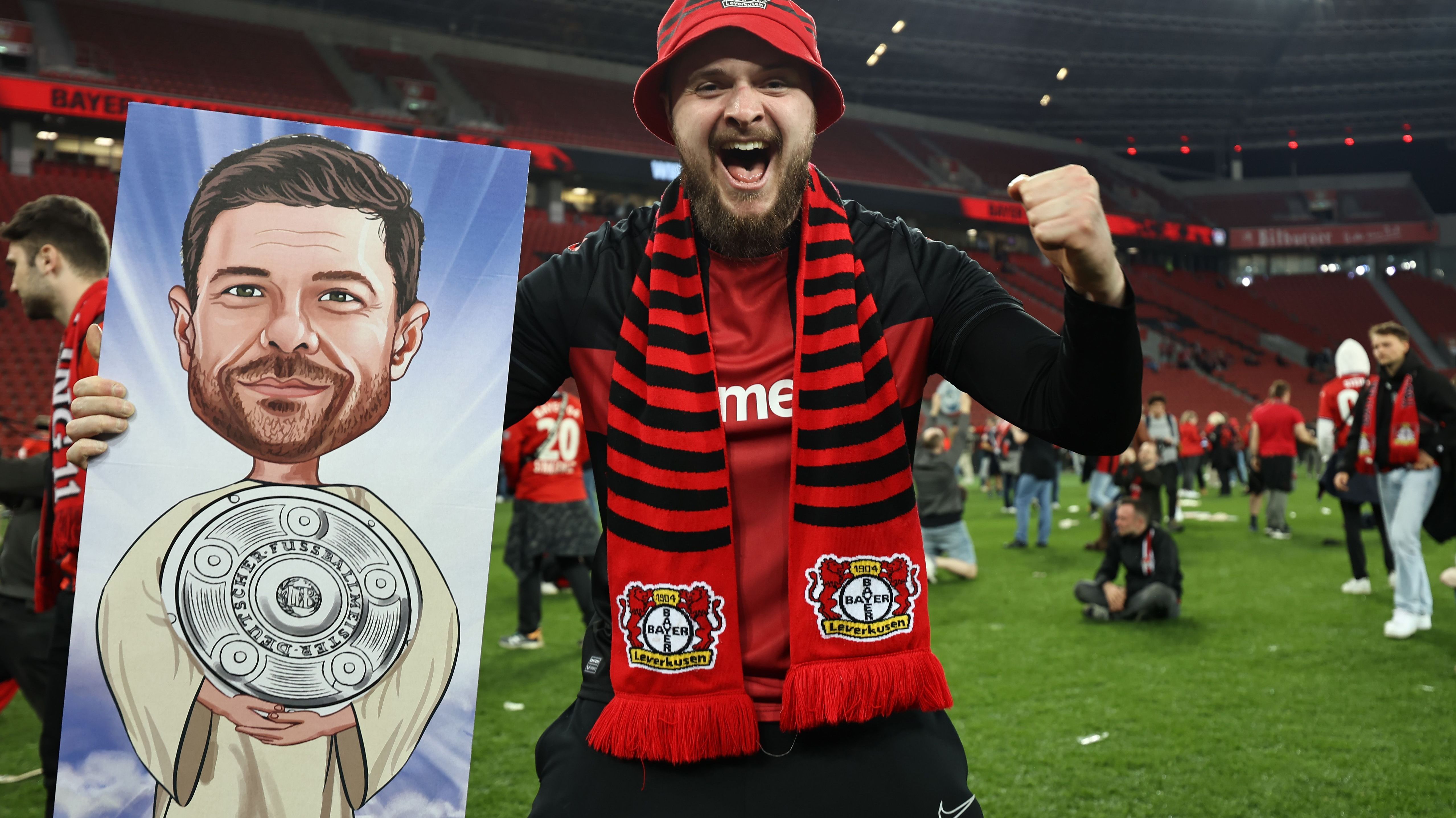 <strong>Bayer Leverkusen: Die besten Bilder der Meisterfeier</strong><br>Xabi Alonso überall. Der Trainer wird mal als Heilsbringer ...