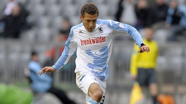 
                <strong>Mittelfeld: Fabian Johnson</strong><br>
                Wechsel: 2009/10 für 1,1 Millionen Euro Ablöse zum VfL WolfsburgAktueller Verein: Borussia Mönchengladbach
              