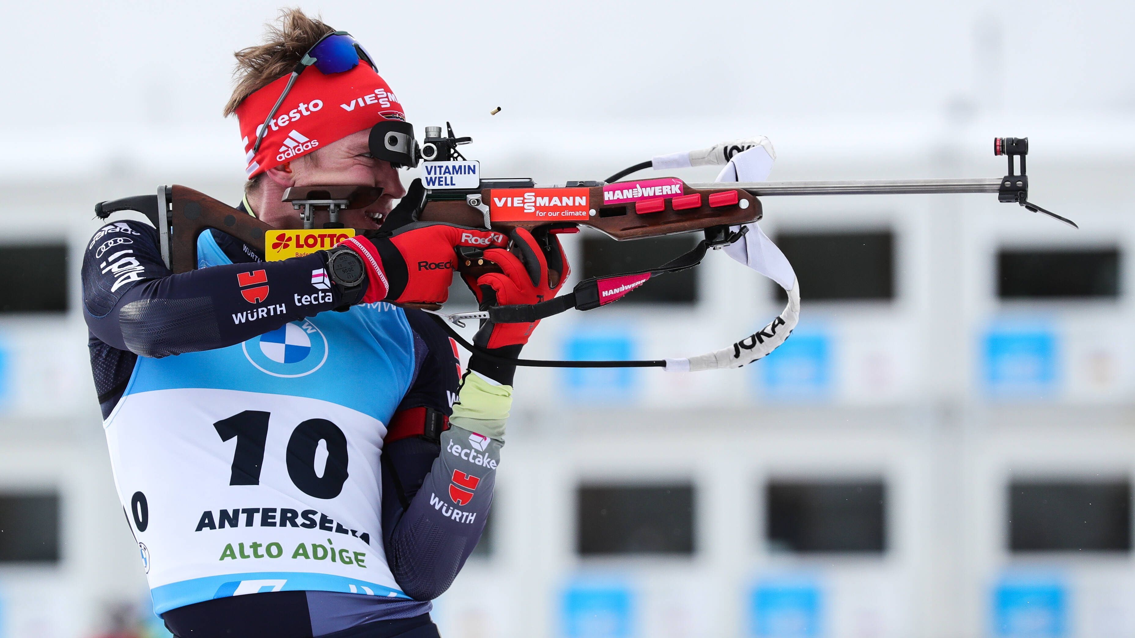 
                <strong>Biathlon (11 - 5 Frauen/6 Männer)</strong><br>
                Frauen: Denise Hermann, Vanessa Hinz, Franziska Preuss, Vanessa Voigt, Anna Weidel - Männer: Benedikt Doll, Johannes Kühn, Erik Lesser, Philipp Nawrath, Roman Rees, David Zobel
              