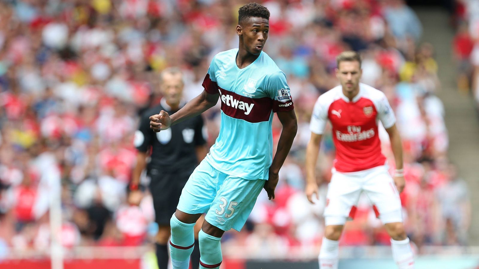 
                <strong>Platz 8: Reece Oxford (West Ham United)</strong><br>
                &#x2022; Alter beim Debüt: 16 Jahre, sieben Monate, 24 Tage<br>&#x2022; Begegnung: FC Arsenal - West Ham United 0:2 (9. August 2015)<br>
              