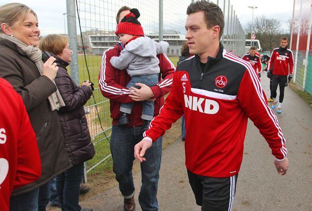 
                <strong>Balitsch zurück</strong><br>
                Zurück im Kader der Profis ist derweil Hanno Balitsch. Der Routinier bekommt unter Coach Verbeek eine neue Chance. Balitsch wurde in der Hinrunde von Ex-Trainer Wiesinger in die U23 abgeschoben
              