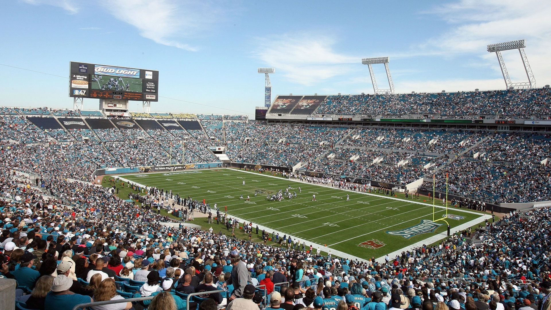 
                <strong>Platz 2 (geteilt): Jacksonville Jaguars</strong><br>
                &#x2022; Stadion: TIAA Bank Field<br>&#x2022; Preis für ein kleines Bier: 11,50 Dollar <br>
              