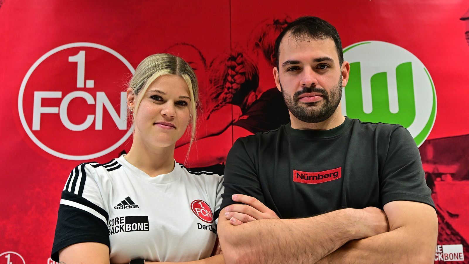 
                <strong>Frauen-Fußball</strong><br>
                Im Nürnberger Max-Morlock-Stadion werden am kommenden Sonntag rund 17.000 Fußballfans erwartet. So weit, so gewöhnlich - doch was zunächst nach tristem Alltag in der 2. Bundesliga klingt, ist auf den zweiten Blick sehr besonders. Denn nicht die Männer des 1. FCN treten dort an, sondern die Frauen - im DFB-Pokal-Achtelfinale gegen den Deutschen Meister und Titelverteidiger VfL Wolfsburg. Auch die Frauen-Bundesliga ist in den kommenden Wochen aktiv.
              