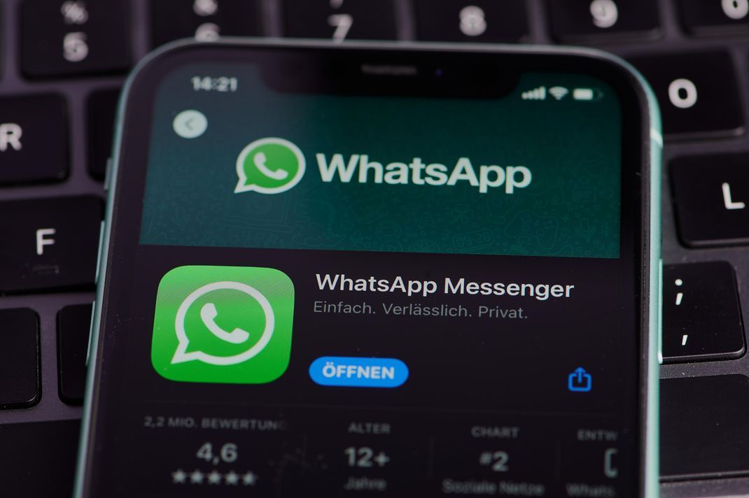 WhatsApp-Text- und Sprachnachrichten, Emojis, Umfragen und Bilder lassen sich jetzt anpinnen.