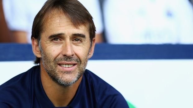 
                <strong>Julen Lopetegui</strong><br>
                Julen Lopetegui: Er trainierte zuletzt den portugiesischen Erstligisten FC Porto. Nach rund eineinhalb Jahren Amtszeit (Juli 2014 bis Januar 2016) trennte sich der Verein von dem Coach. Zuvor betreute Lopetegui die Jugendteams der spanischen Nationalmannschaft und wurde mit der U19 und U21 sogar Europameister.
              