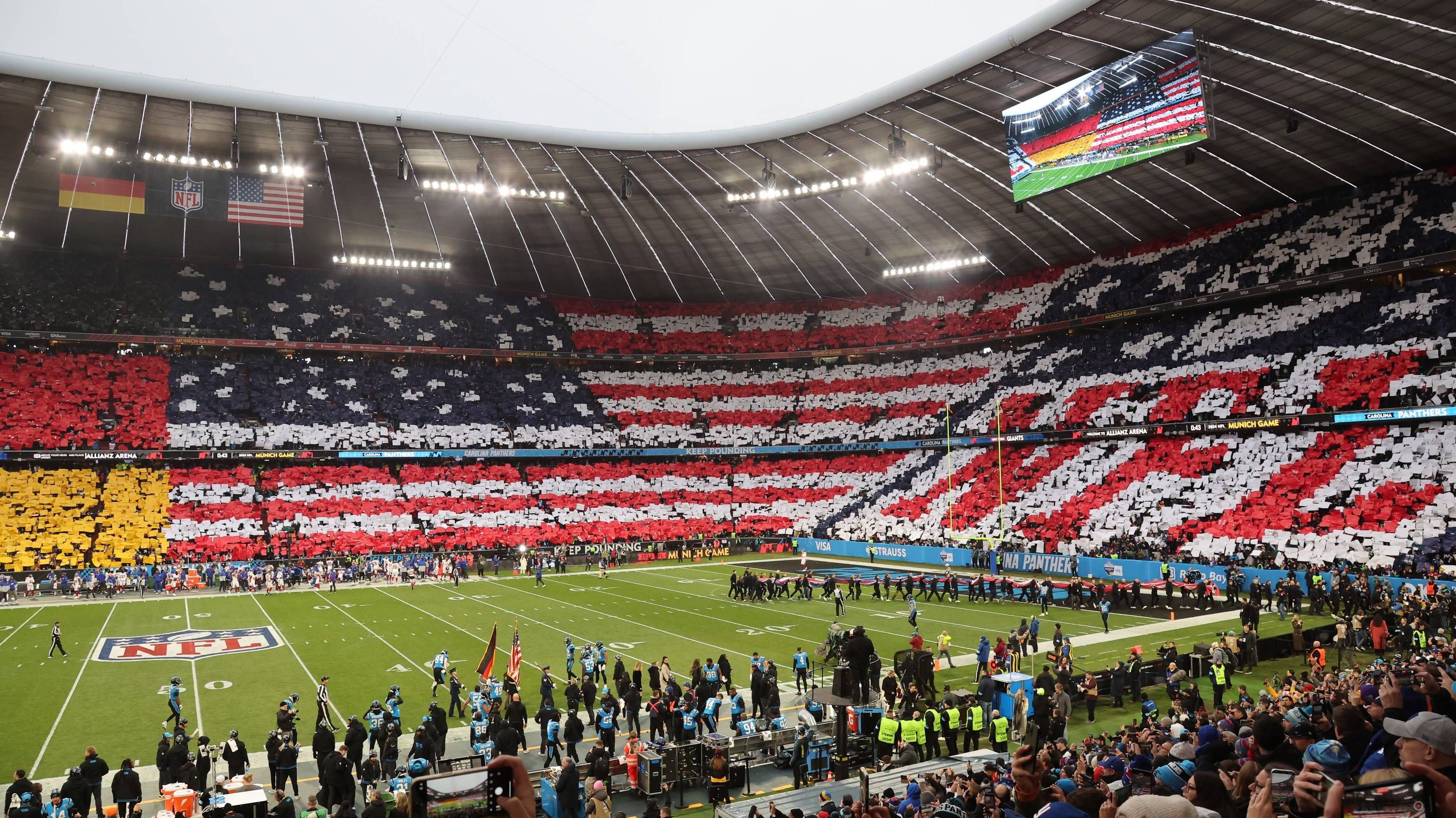 <strong>NFL: Die krassesten Bilder zum Munich Game 2024</strong><br>Eine andere Perspektive verdeutlicht die Ausmaße der Choreo noch einmal.