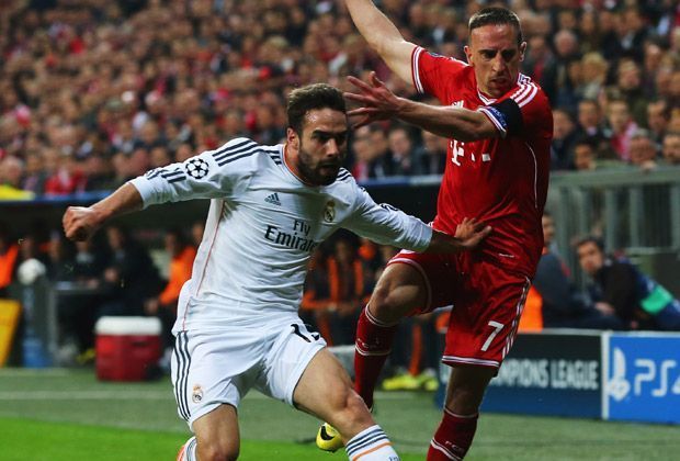 
                <strong>Bayern München - Real Madrid 0:4</strong><br>
                Von Beginn an geht es ordentlich zur Sache: Daniel Carvajal (l.) und Franck Ribery (r.) schenken sich im Zweikampf nichts.
              