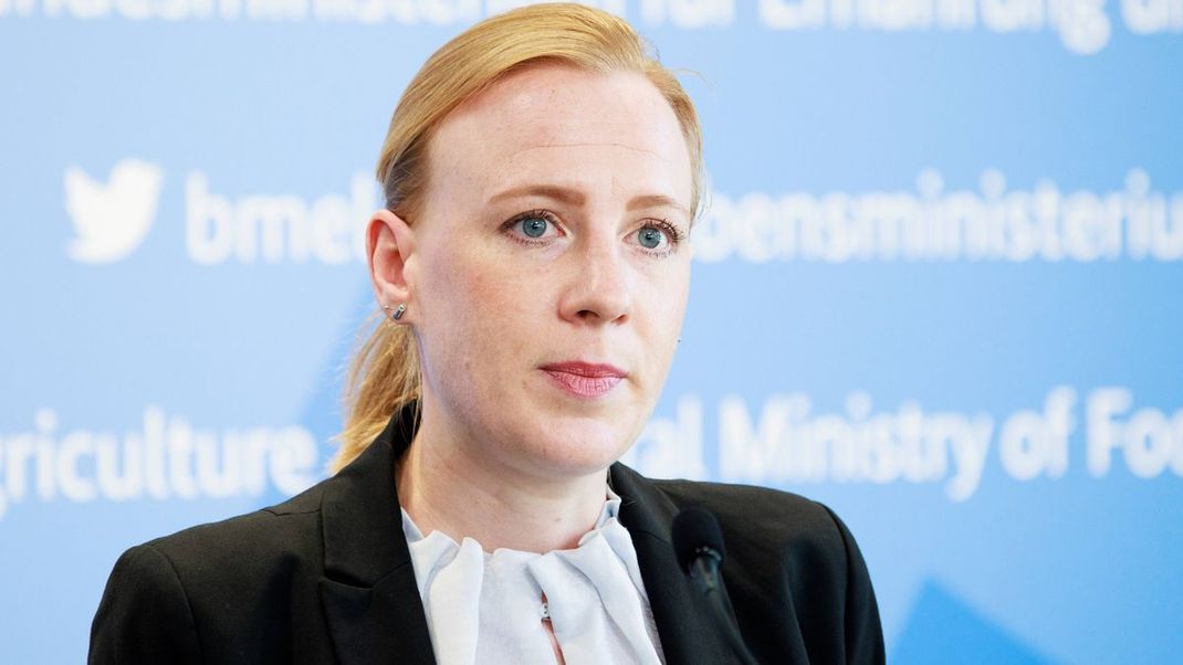 Ariane Kari, erste Bundestierschutzbeauftragte, verliert ihren Posten nach zwei Jahren.