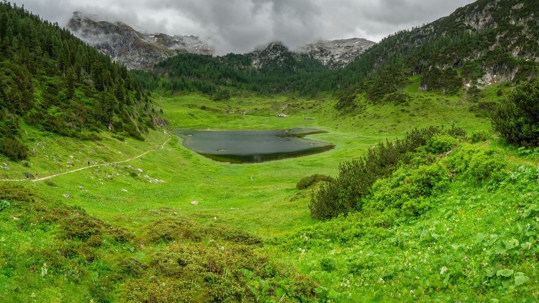 Ein ganz besonderer See mit besonderer Lage: der Funtensee in Bayern.