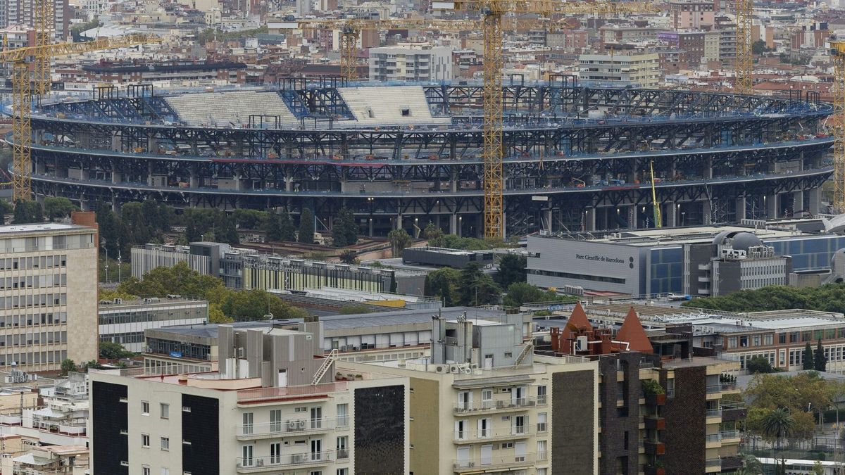 Camp Nou während des Umbaus