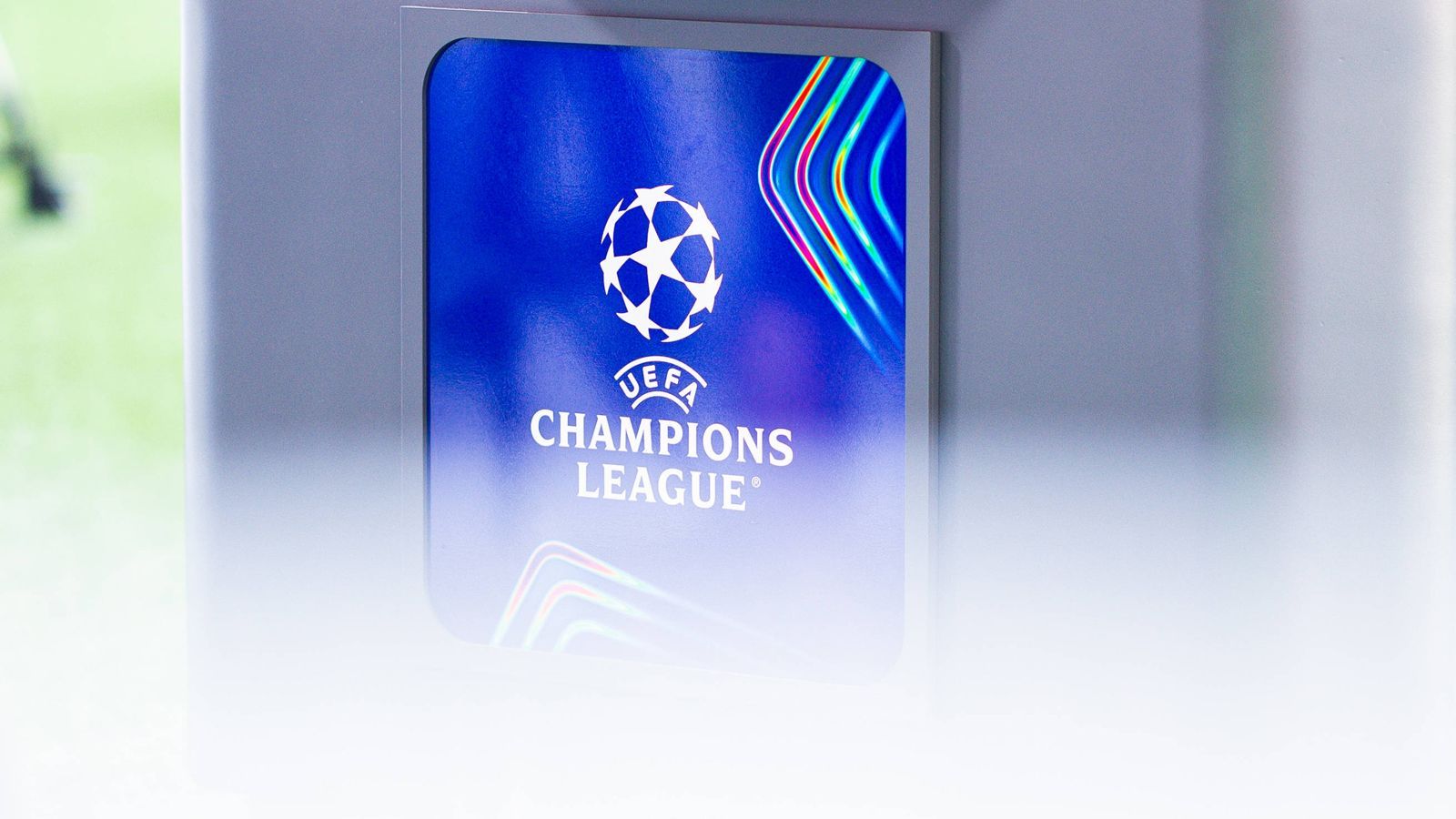 Champions League Die Trikots der deutschen Teams 2024/25 VfB Stuttgart, FC Bayern München