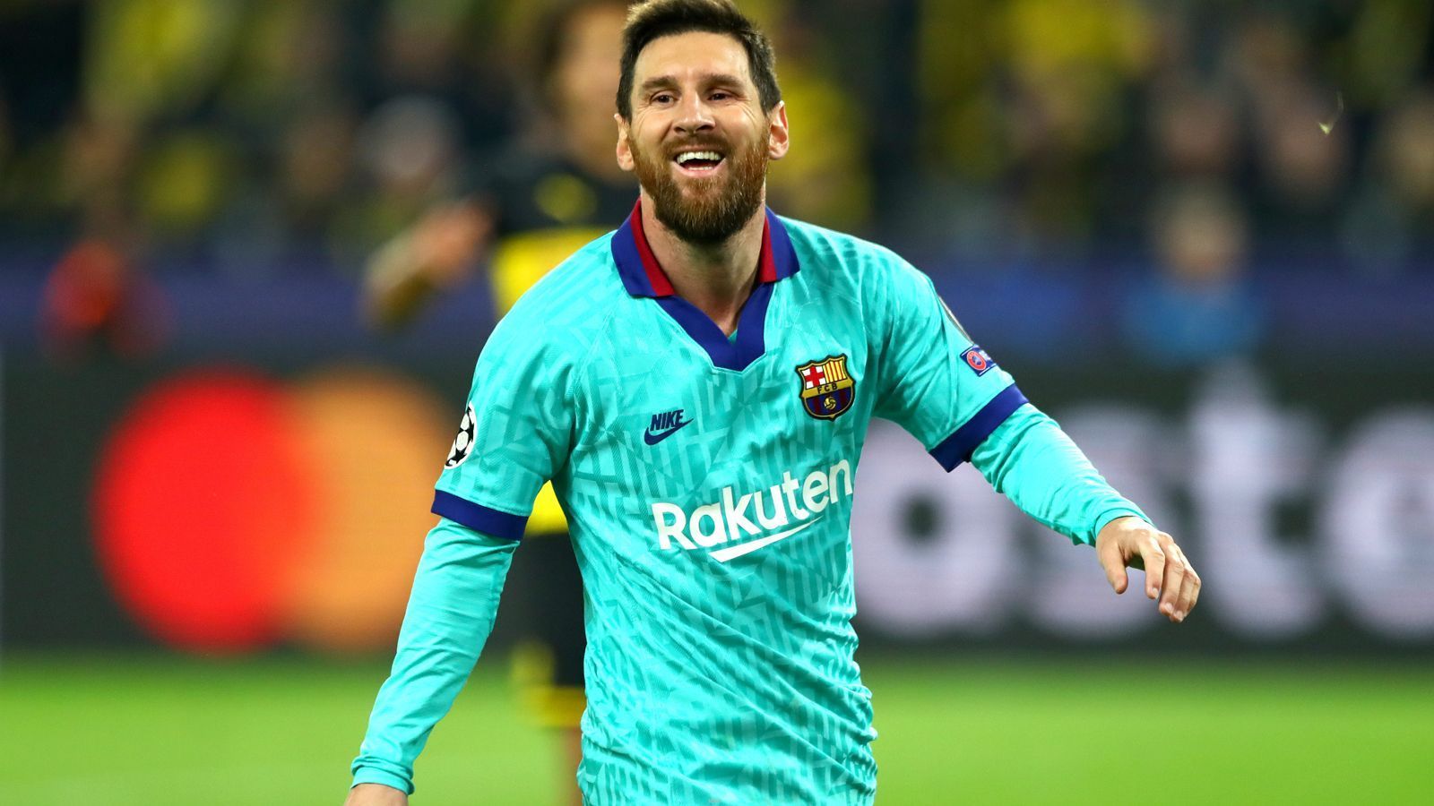 
                <strong>Lionel Messi (2019)</strong><br>
                2019 hieß der Weltfußballer dann wieder Lionel Messi. Der Superstar des FC Barcelona gewann damit zum sechsten Mal diese Auszeichnung. Er setzte sich bei der Wahl gegen Virgil van Dijk vom FC Liverpool und Cristiano Ronaldo durch, der mittlerweile zu Juventus Turin gewechselt war.
              