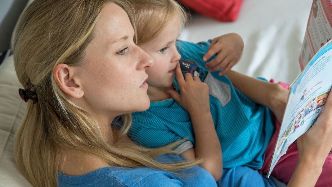 Frauen verbringen im Durchschnitt knapp 30 Stunden pro Woche mit unbezahlter Arbeit