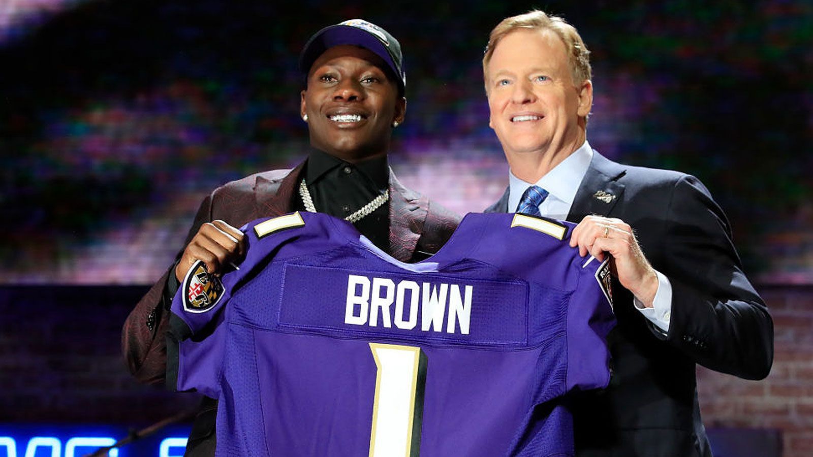 
                <strong>Die Draft Picks der Baltimore Ravens (8)</strong><br>
                Pick 25: Marquise Brown (Foto/Oklahoma, WR)Pick 85: Jaylon Ferguson (Louisiana Tech, DE)Pick 93: Miles Boykin (Notre Dame, WR)Pick 113: Justice Hill (Oklahoma State, RB)Pick 123: Ben Powers (Oklahoma, G)Pick 127: Iman Marshall (USC, CB)Pick 160: Daylon Mack (Texas A&M, DT)Pick 197: Trace McSorley (Penn State, QB)
              