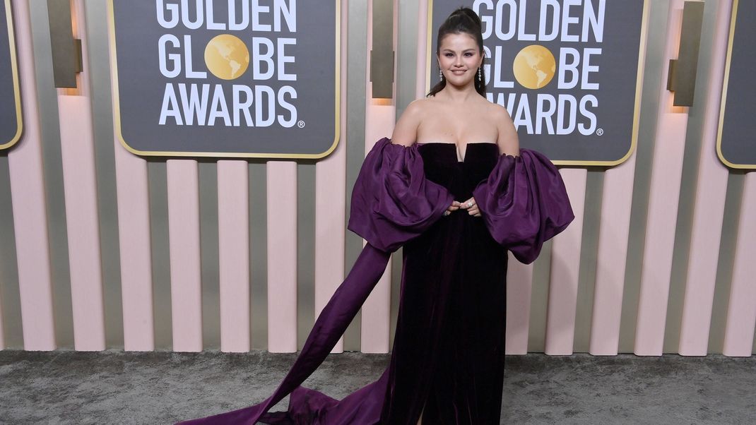 Was für ein Auftritt: Zuletzt überzeugte uns Selena Gomez mit ihrer extravaganten Robe bei den Golden Globe Awards 2023.