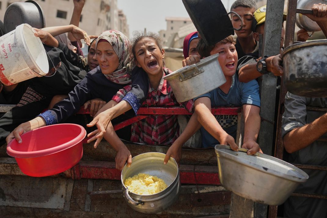 Kinder sterben wegen Mangelernährung im Gazastreifen (Archivbild)