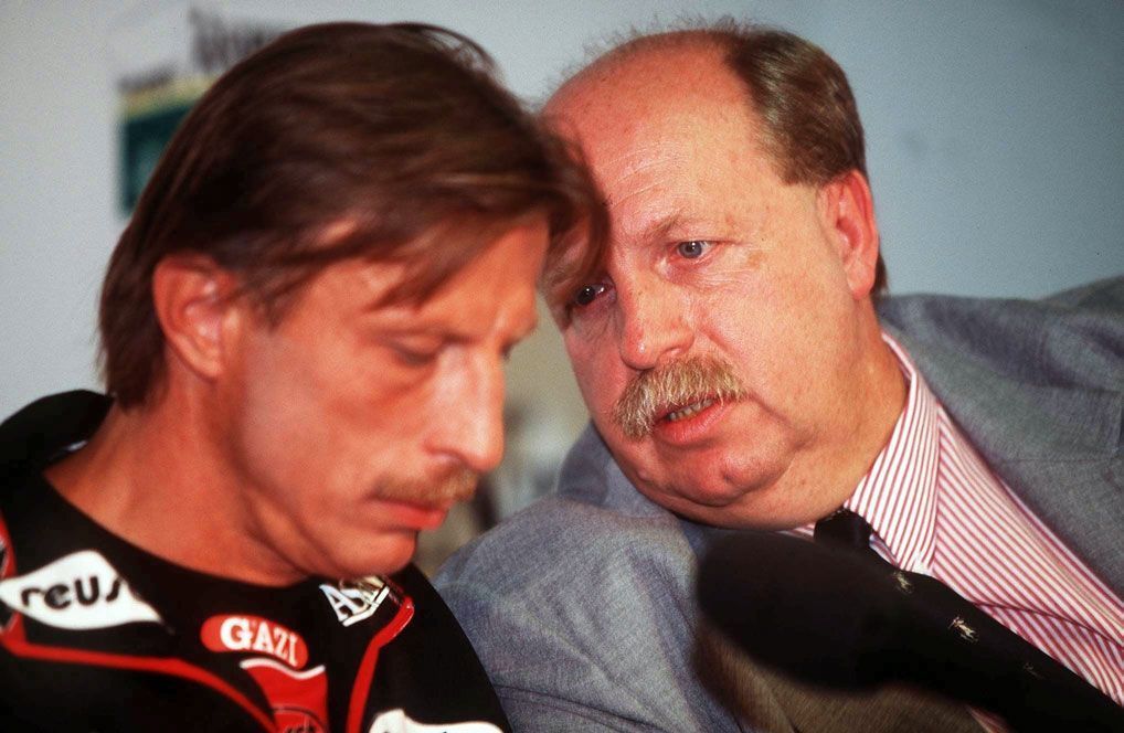 
                <strong>Christoph Daum</strong><br>
                Trainer-Legende Christoph Daum betreut das türkische Team. Gegner ist sein alter Kumpel Reiner Calmund, der als Teammanager der Deutschen dabei ist. Wer wird das Duell gewinnen?
              