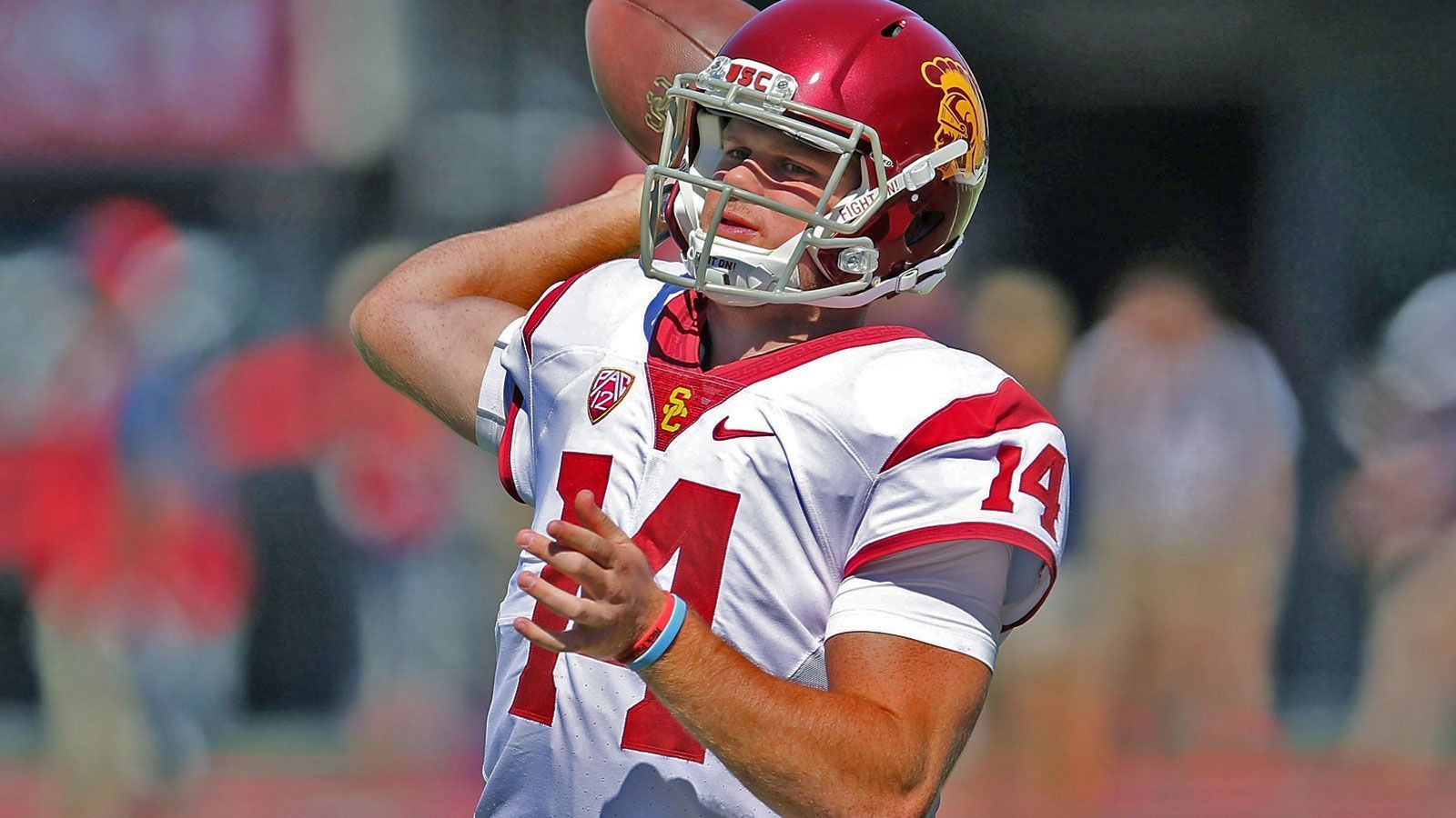 
                <strong>Quarterback: Die besten drei Colleges</strong><br>
                Platz 1: USCu.a. Carson Palmer, Matt Leinart, Mark Sanchez, Sam Darnold (Foto)Platz 2: Oklahomau.a. Jason White, Sam Bradford, Baker Mayfield, Kyler MurrayPlatz 3: Oregonu.a. A.J. Feeley, Joey Harrington, Marcus Mariota, Justin Herbert
              