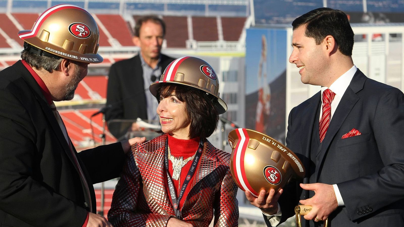 <strong>Platz 18: Denise DaBartolo York und Jed York (r.) - San Francisco 49ers</strong><br>
                • Reinvermögen: 5,8 Milliarden US-Dollar* (unverändert, -2 Plätze)<br>*Familienvermögen
