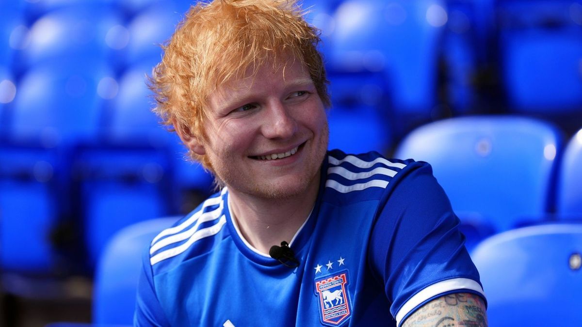 Ed Sheeran im Ipswich-Trikot