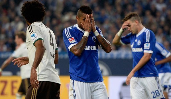
                <strong>FC Schalke 04 - Bayern München 0:4</strong><br>
                In den zweiten 45 Minuten erhöhen Franck Ribery und der erst spät eingewechselte Claudio Pizarro zum 4:0. Das Schalker Offensivduo Kevin-Prince Boateng und Adam Szalai will schon Mitte der zweiten Hälfte nicht mehr hinschauen
              