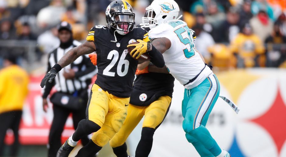 
                <strong>Gewinner: Le'Veon Bell</strong><br>
                Der Running Back der Pittsburgh Steelers nahm mit seinen zwei Touchdowns die Miami Dolphins (30:12) fast im Alleingang auseinander. Satte 167 Rushing Yards bei 29 Versuchen schaffte der 24-Jährige. Fällt der angeschlagene Quarterback Ben Roethlisberger doch noch aus, wird Bell wohl zur ersten Option für die Offense der Steelers.
              