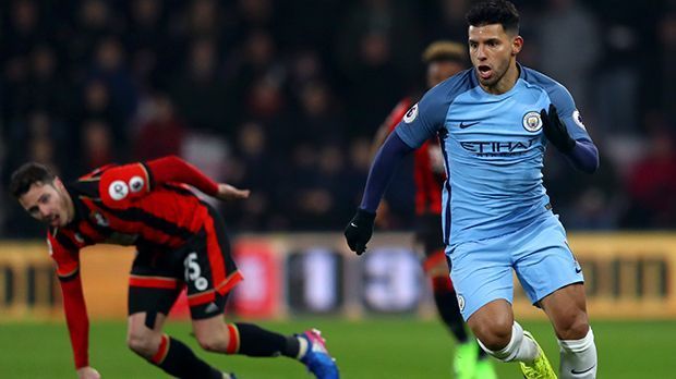 
                <strong>Sergio Aguero (Manchester City)</strong><br>
                In ähnlichen Sphären dürfte sich die Ablösesumme auch bei diesem Herren bewegen: Sergio Aguero. Laut englischem "Express" zeigt der einstige italienische Serienmeister Interesse. Und Aguero hat bei City-Coach Pep Guardiola nicht immer den leichtesten Stand.
              