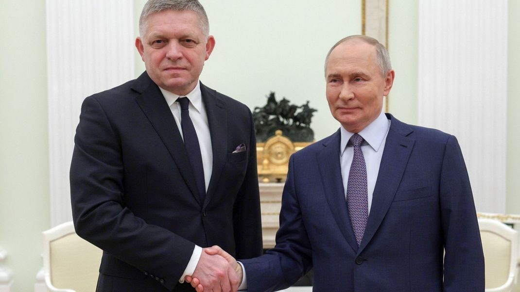 Der slowakische Premier Robert Fico (l.) mit Kremlchef Wladimir Putin.