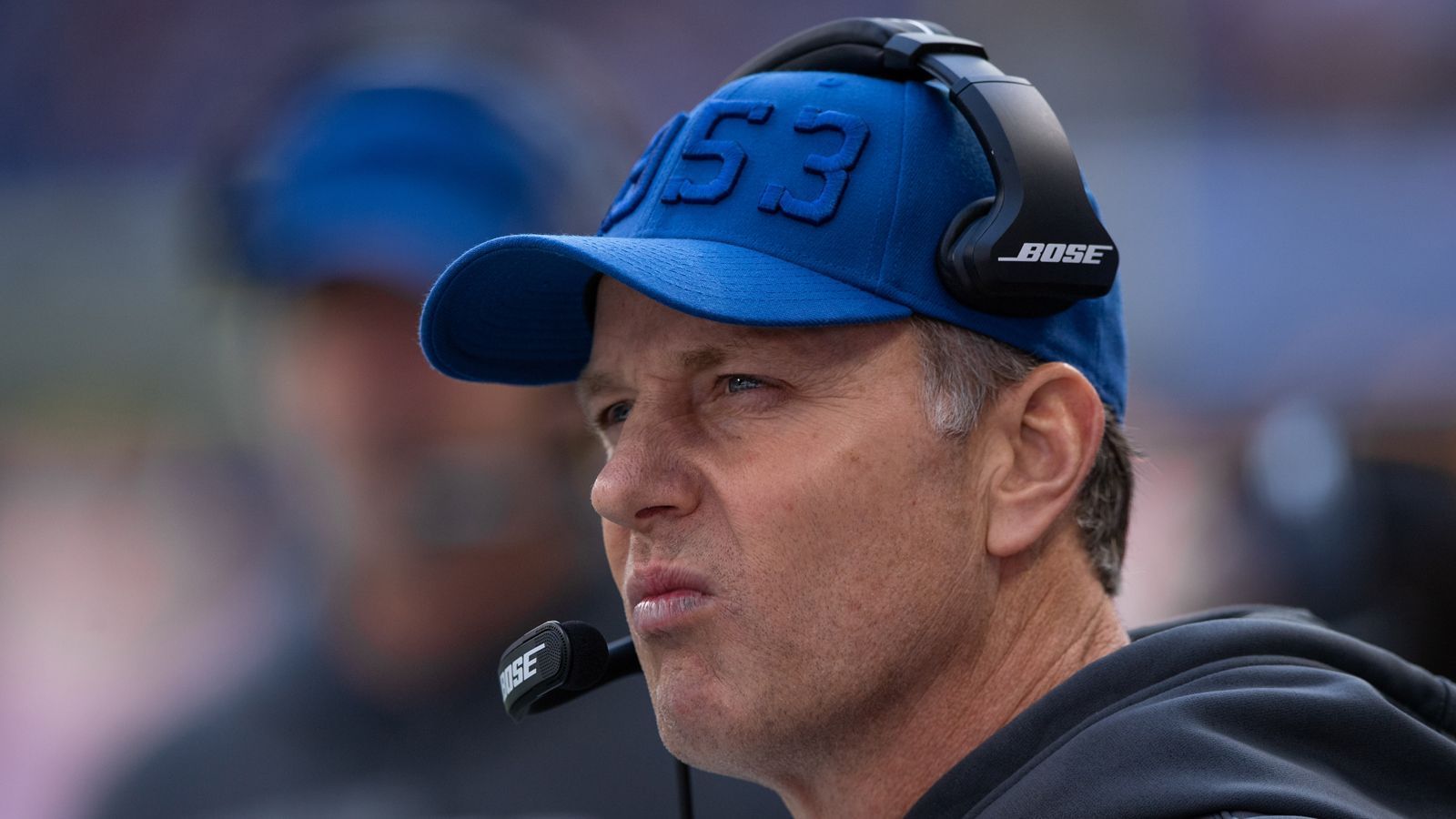 
                <strong>Matt Eberflus (Indianapolis Colts)</strong><br>
                Ein möglicher Kandidat für einen Trainerjob ist auch der Defensive Coordinator der Indianapolis Colts. Seit seiner Verpflichtung 2018 hat er aus einer schwachen Defense eine der besten der gesamten Liga gemacht. Der 50-Jährige gilt als einer der besten defensiven Playcaller in der NFL und hat bereits unter Beweis gestellt, dass er junge Spieler sehr gut entwickeln kann. Das sind sehr gute Voraussetzungen, um als Head Coach erfolgreich zu sein.
              