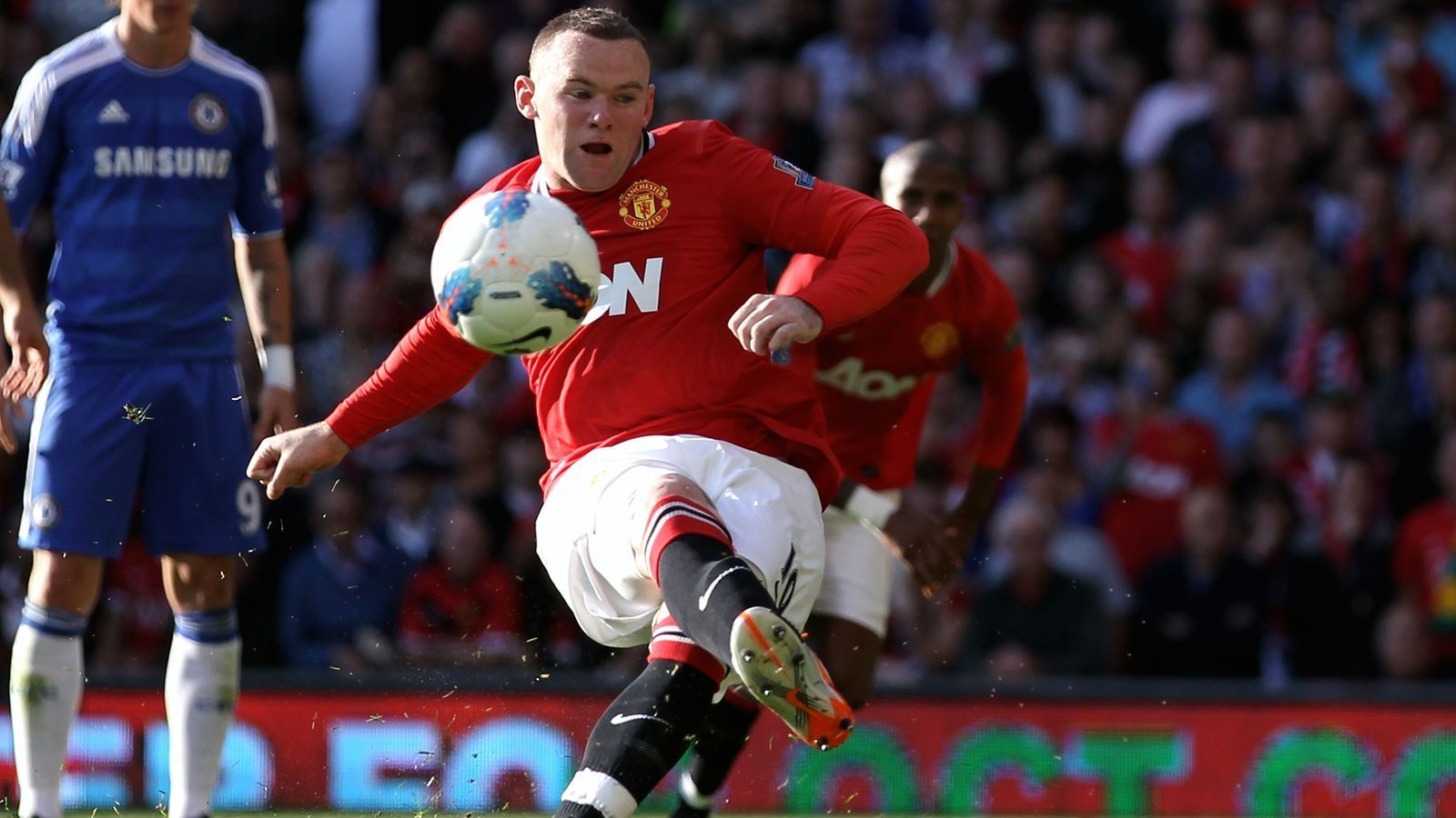 
                <strong>Wayne Rooney (Manchester United)</strong><br>
                Traf in fünf Spielen in Folge nach dem Saisonbeginn 2011/12
              