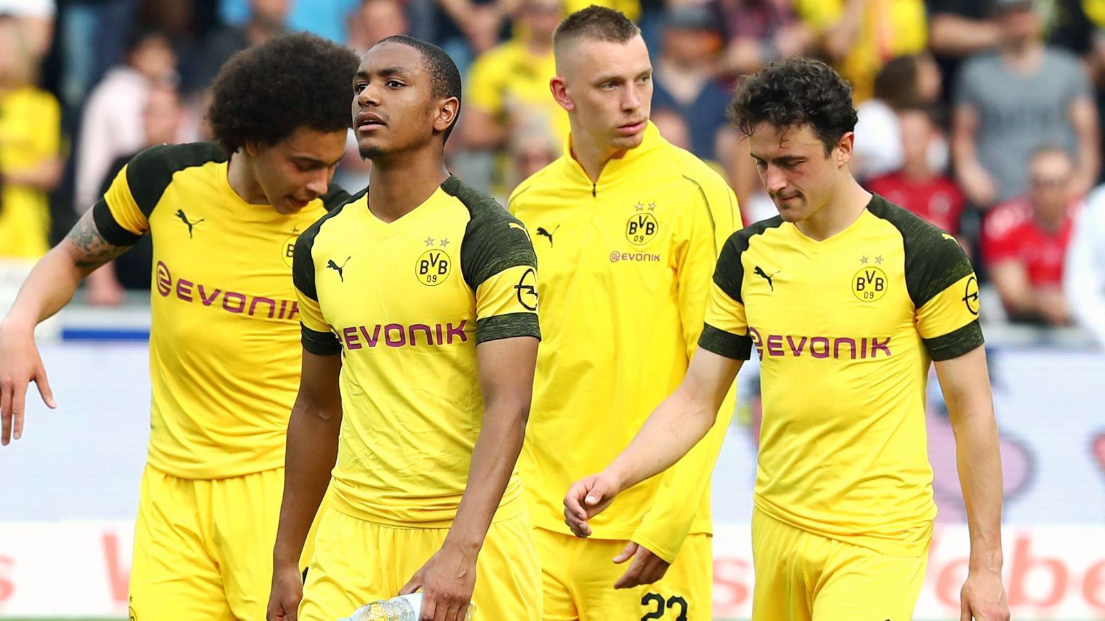 
                <strong>Platz 10 - Borussia Dortmund</strong><br>
                Durchschnittsalter der eingesetzten Spieler bei ihrer Verpflichtung: 23,72 JahreLand: DeutschlandLiga: Bundesliga
              