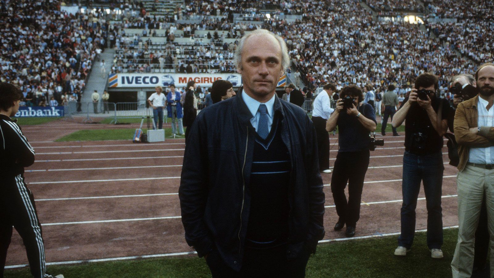 
                <strong>Udo Lattek (2. Amtszeit)</strong><br>
                &#x2022; Bayern-Trainer von Juli 1983 bis Juni 1987<br>&#x2022; Tage im Amt: 1.460<br>&#x2022; Bilanz der ersten sechs Spiele: vier Siege, zwei Remis<br>
              