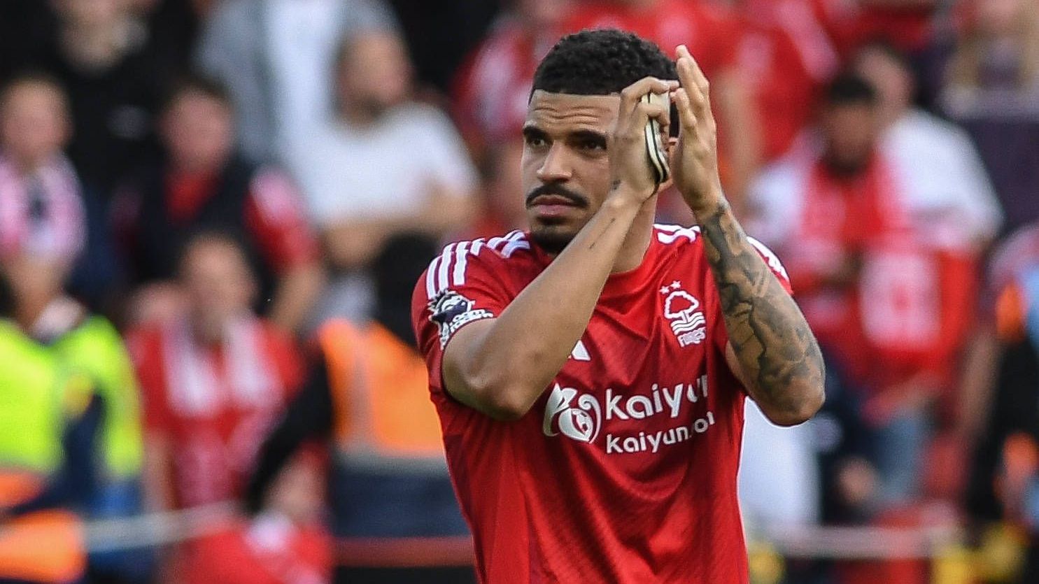 <strong>Morgan Gibbs-White (Nottingham Forrest)</strong><br>Gibbs-White gilt als Wunschspieler von Manchester City und Pep Guardiola. Dieser soll im offensiven Mittelfeld wohl Nachfolger von Kevin De Bruyne werden. Laut "Sun" will City Matheus Nunes, den Guardiola als "nicht clever genug" für das Mittelfeld bezeichnete, in einen Tausch-Deal involvieren. So ließe sich die Transfer-Summe von ca. 70 Millionen Pfund (ca. 83,4 Mio. Euro) wohl um die Hälfte reduzieren.