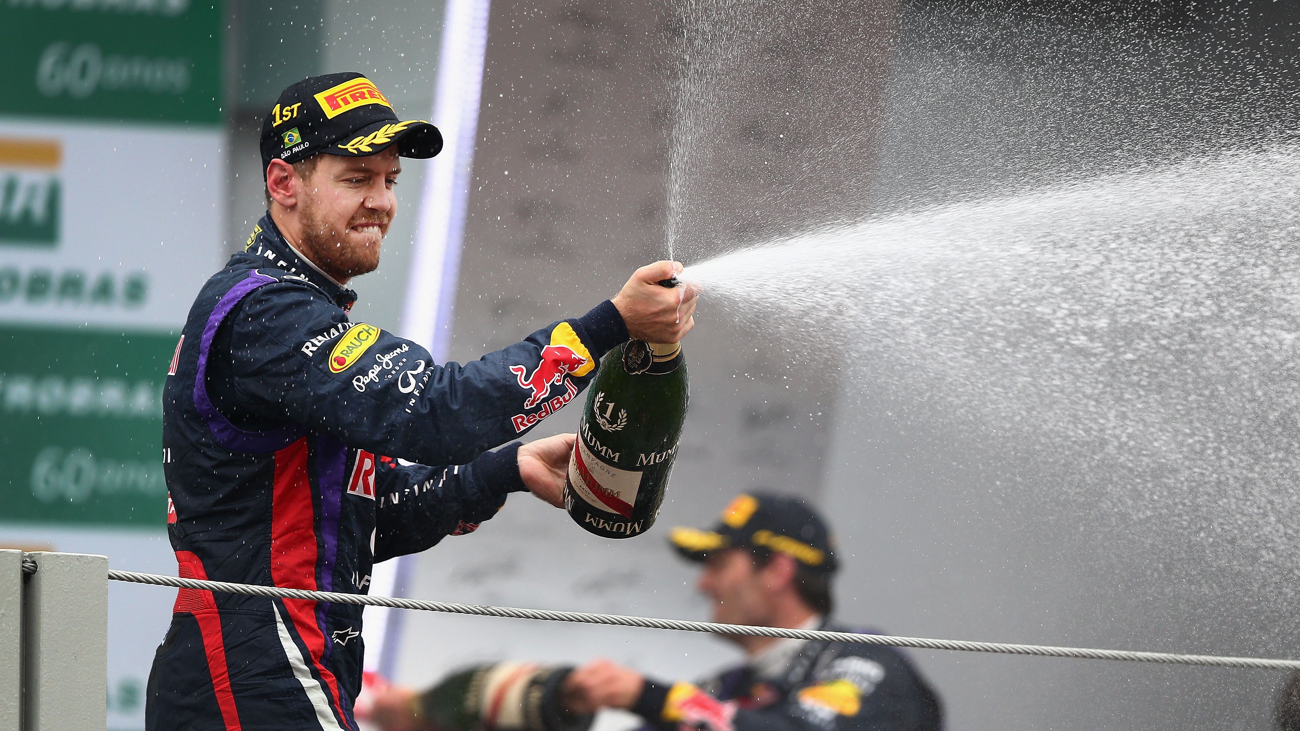 <strong>Platz 6 (geteilt): 2013 (Sebastian Vettel)</strong><br>Ebenfalls drei Rennen vor Saisonende konnte Sebastian Vettel seinen vierten und letzten WM-Titel mit Red Bull feiern. Es war das Ende einer vierjährigen Dominanz des Heppenheimers, ehe sich ab 2014 Mercedes zum Branchen-Primus aufschwang.