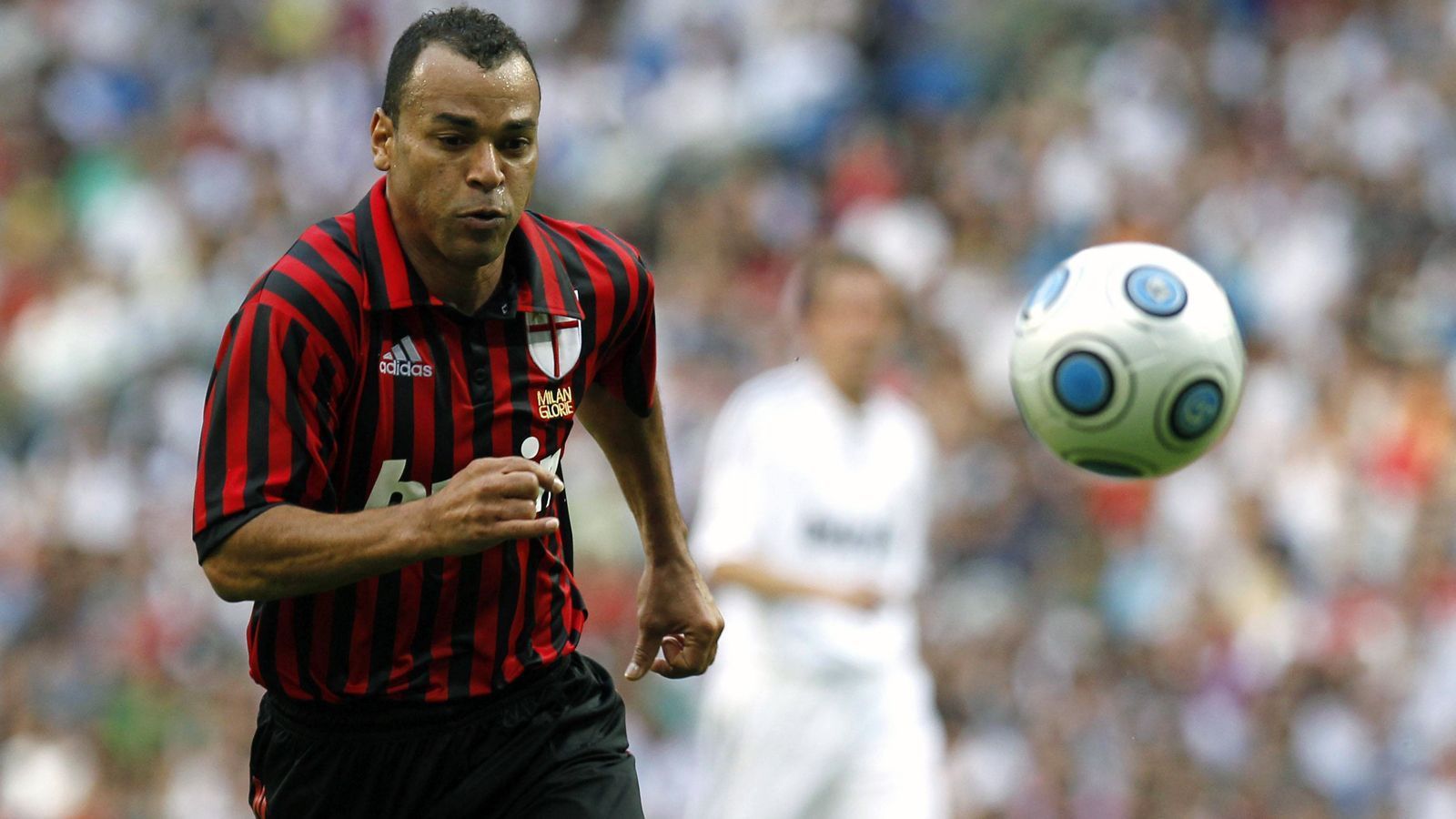 
                <strong>Abwehr - Cafu</strong><br>
                Von Ancelotti trainiert bei: AC MailandPflichtspiele unter Ancelotti: 166 (vier Tore)
              