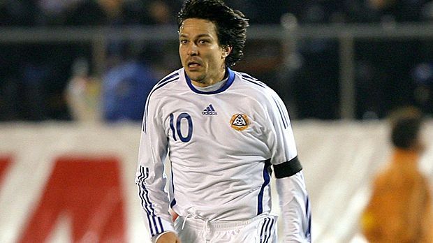 
                <strong>Jari Litmanen</strong><br>
                Der einzige ehemalige Bundesliga-Spieler im neuen "Legenden-Paket" ist Jari Litmanen. Mit 13 Einsätzen für Hansa Rostock ist er zudem auch der einzige ehemalige Rostocker unter den Neulingen im "FUT".
              