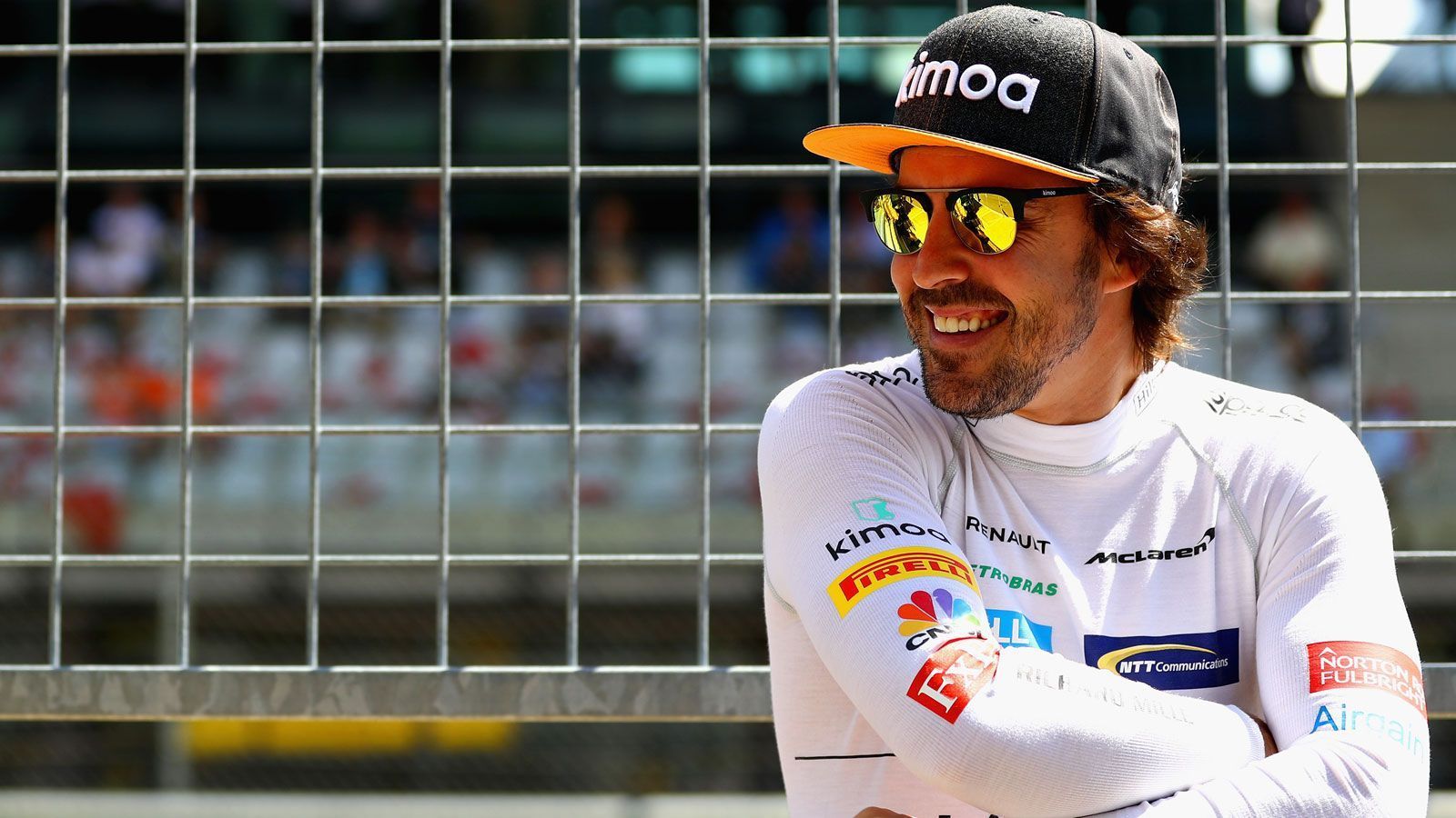 
                <strong>Auf der Jagd nach der "Triple Crown": Fernando Alonsos Karriere vor dem F1-Comeback</strong><br>
                Fernando Alonso ist einer der erfolgreichsten Formel-1-Fahrer aller Zeiten: Der Spanier ging bei 312 Rennen an den Start und gewann 32 Grand Prix'. Mit dem Gewinn der Fahrerweltmeisterschaft 2005 und 2006 machte sich Alonso unsterblich, seine damaligen Duelle mit Michael Schumacher und später mit Lewis Hamilton und Sebastian Vettel sind unvergessen. Nach der Saison 2018 wandte sich der Spanier neuen Herausforderungen in anderen Rennklassen zu, 2021 wird der Altmeister dann mit Renault sein Comeback in der Formel 1 geben. ran.de stellt euch Alonsos Karrierestationen von 2018 bis zu seinem Comeback 2021 vor.
              