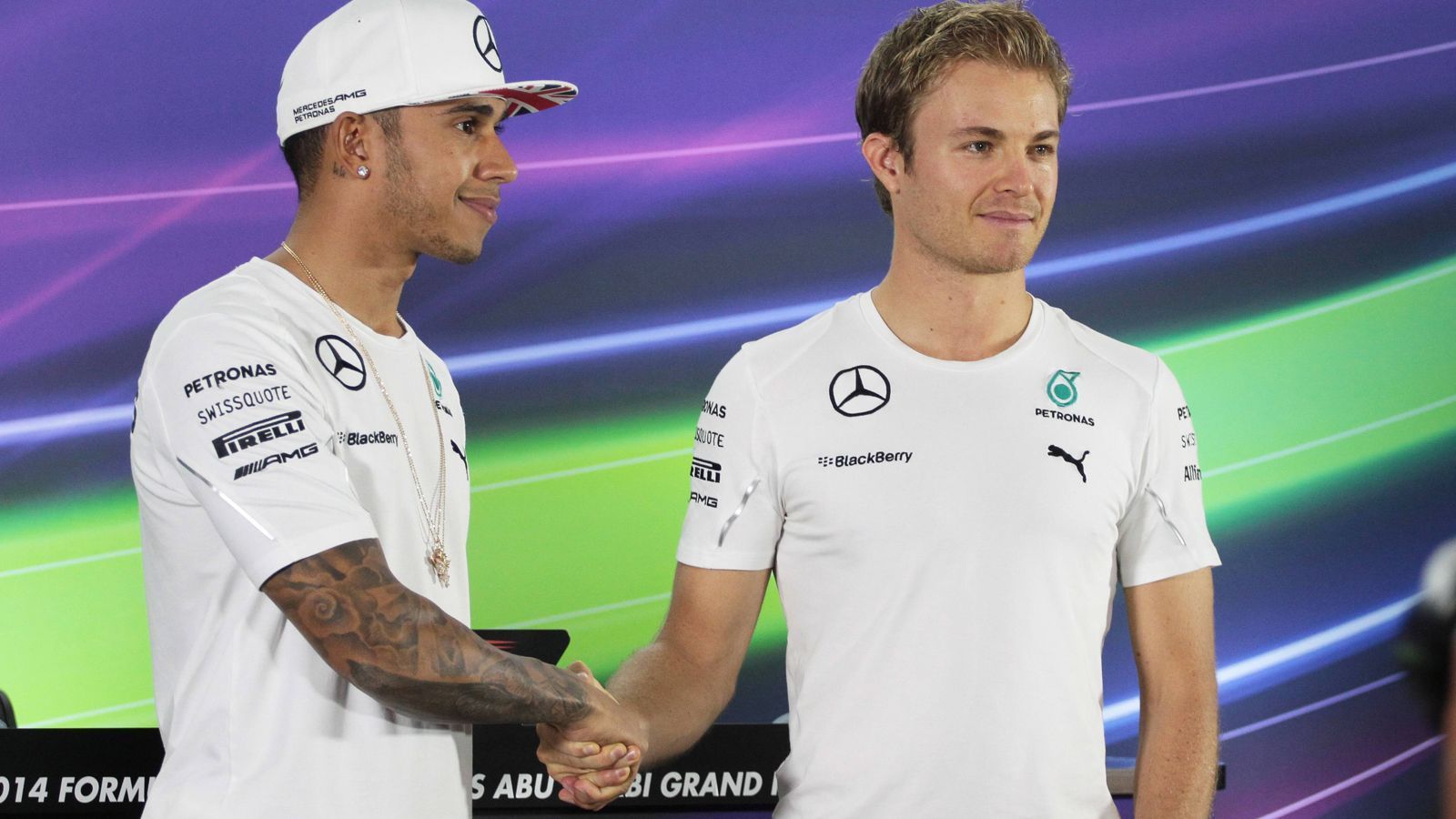 
                <strong>Nico Rosberg</strong><br>
                Dass Hamilton und Rosberg, die sich in der Formel 1 einst nervenzerreißende Duelle lieferten, jetzt trotz der weiter bestehenden sportlichen Rivalität Seite an Seite stehen im Kampf für den Klimaschutz, wertet der Deutsche als großen Erfolg: "Ich denke, das ist wirklich cool, und ich habe mich wirklich gefreut, als Lewis in die Extreme E eingestiegen ist, weil er eine große Reichweite hat." Zwar treten die Teamchefs auf der Strecke gegeneinander an, "aber wir tun uns gleichzeitig auch zusammen, um gemeinsam gegen den Klimawandel zu kämpfen", so Rosberg.
              