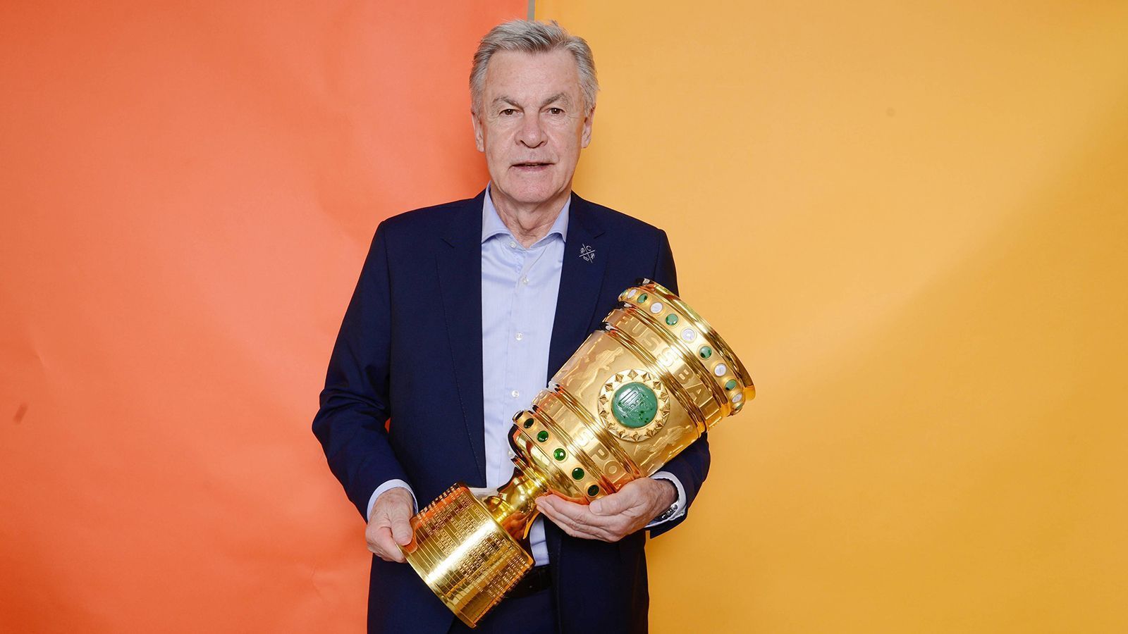 <strong>Platz 9: Ottmar Hitzfeld</strong><br>
                • Punkteschnitt: <strong>2,08 Punkte</strong><br>• Zeitraum: Saisons 1998/1999 bis 2003/2004 sowie 02/2007 bis 06/2008