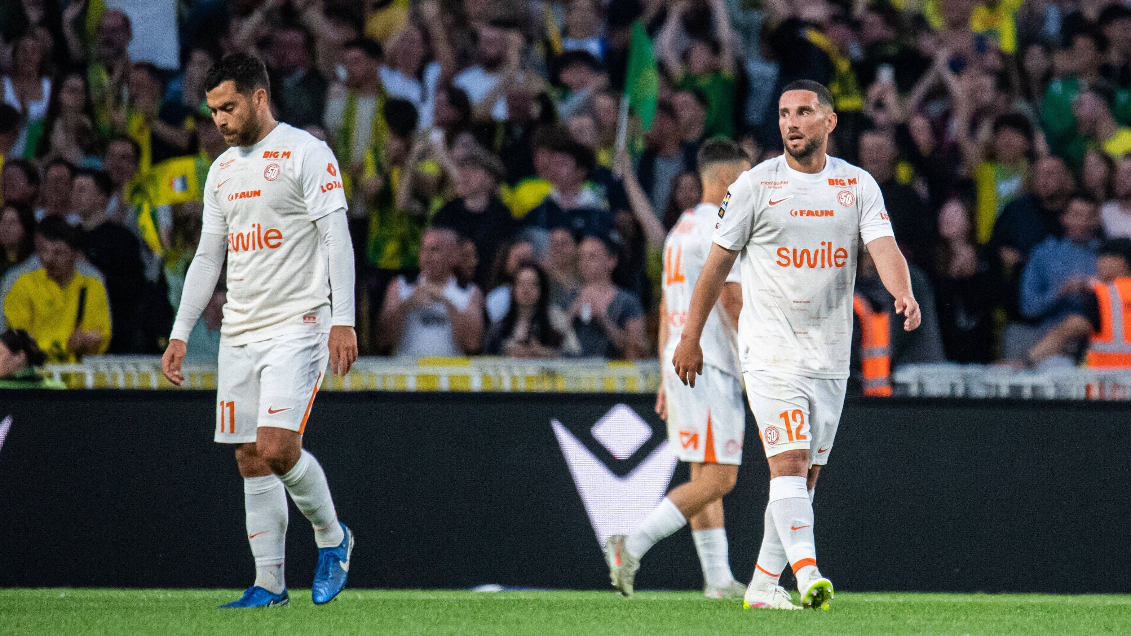 <strong>Absteiger: Montpellier HSC (Frankreich)</strong><br>14 Punkte Abstand auf den Vorletzten, sogar 17 Punkte Abstand auf den Relegationsplatz: Das sind die erschreckenden Zahlen von Montpellier HSC. Nur 16 Punkte, die mit Abstand schlechteste Offensive (23 Tore) und schlechteste Defensive (79 Gegentore) der Liga. Damit steigt der Traditionsklub - der vor 13 Jahren noch Meister wurde - in die Ligue 2 ab.